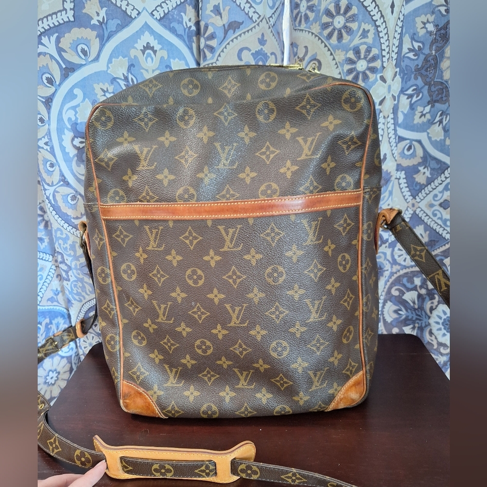 Louis Vuitton Danube with Monogram Strap - Picture 1 of 15